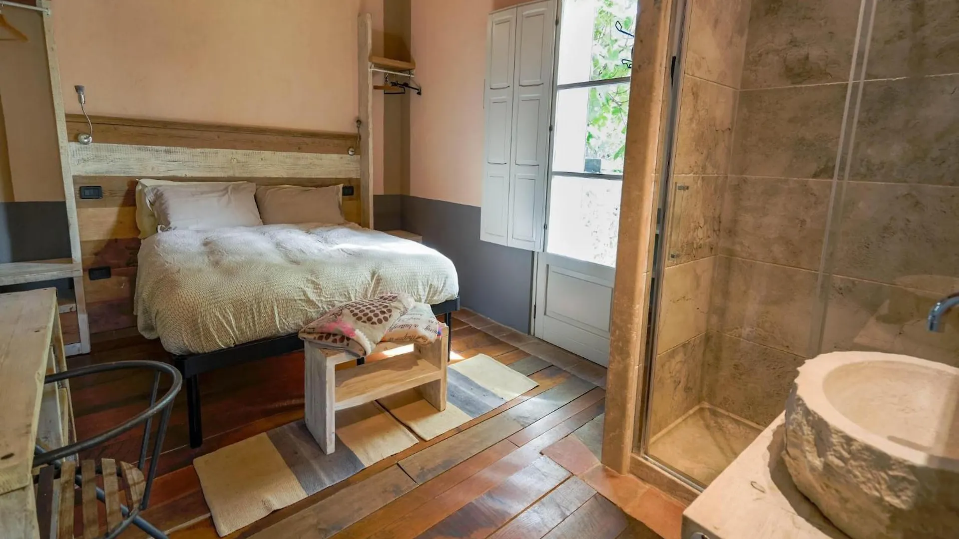 Chic Farmhouse In Asciano Italy With Swimming Pool