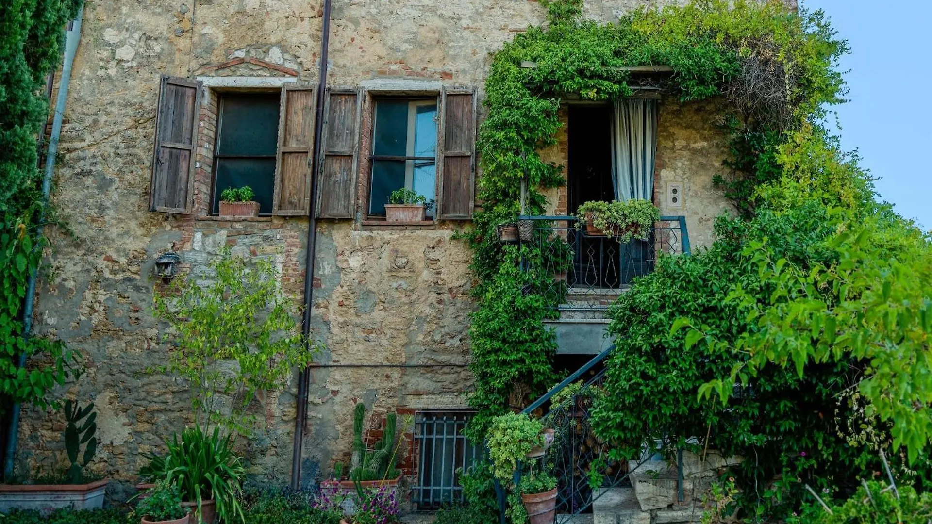 Chic Farmhouse In Asciano Italy With Swimming Pool Holiday home