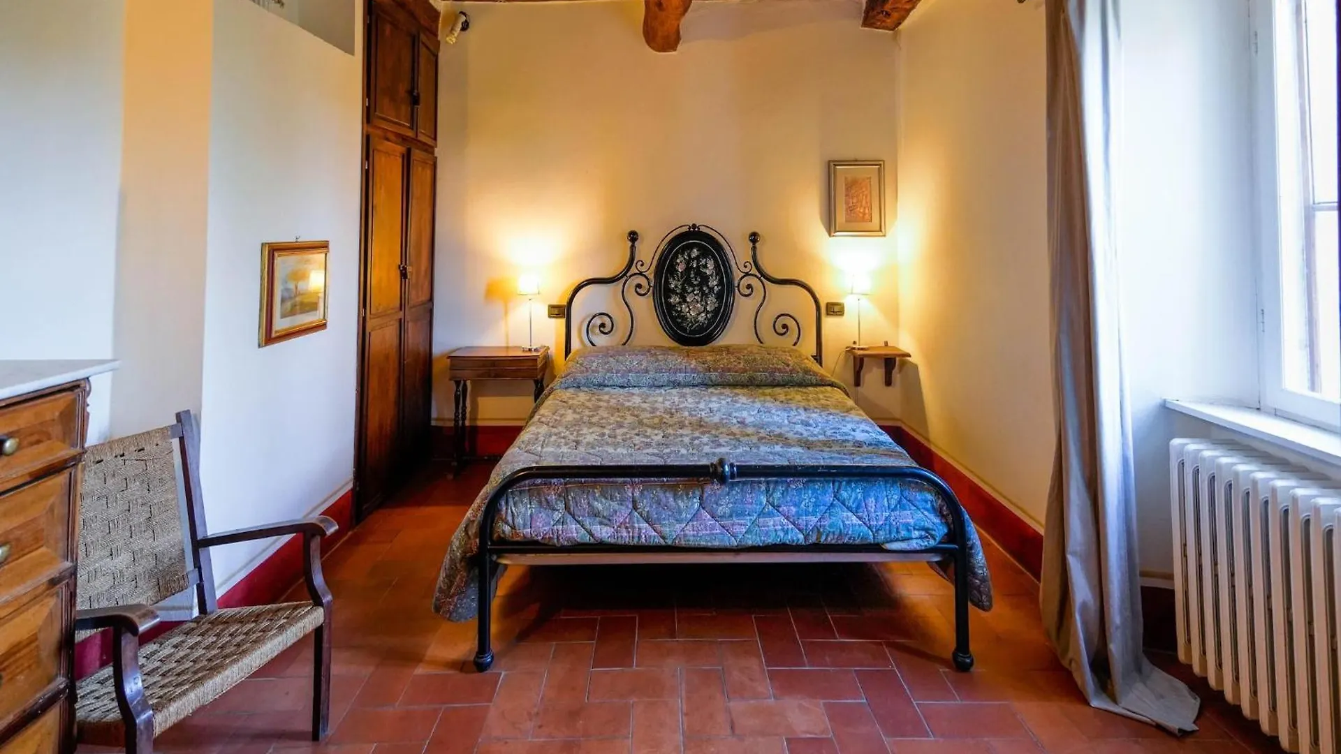 Chic Farmhouse In Asciano Italy With Swimming Pool